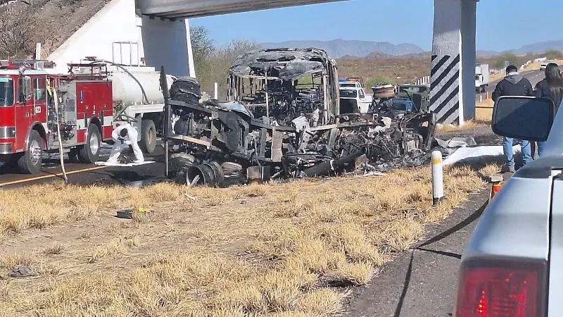 Accidente carretera en Durango deja 15 muertos